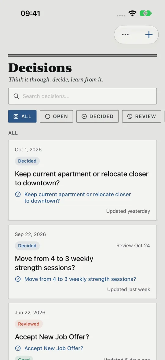 HourLife's Decisions: two decided choices, about an apartment and about strength sessions, and a reviewed one about a job offer.