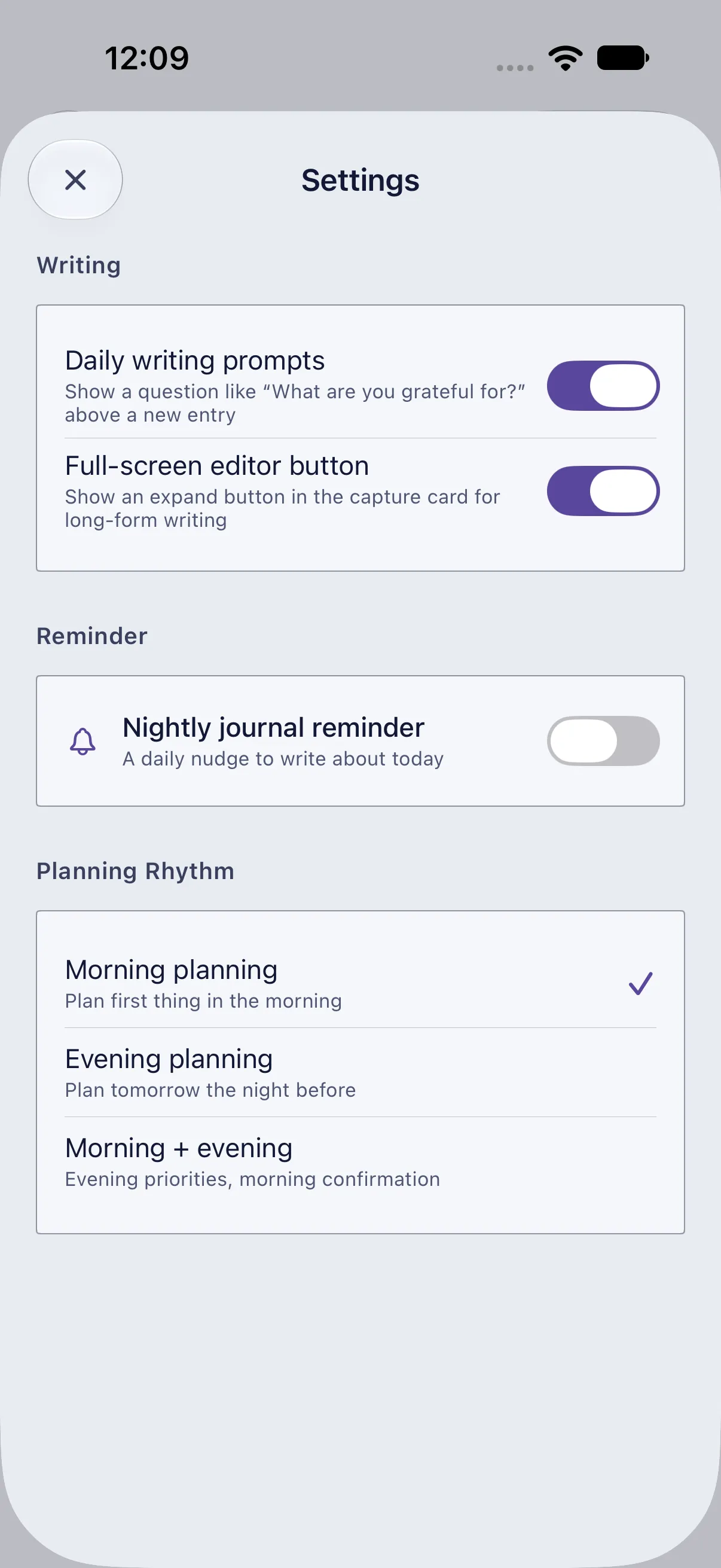 HourLife Journal: Journal settings, with daily writing prompts, the full-screen editor button, the nightly reminder and the planning rhythm.